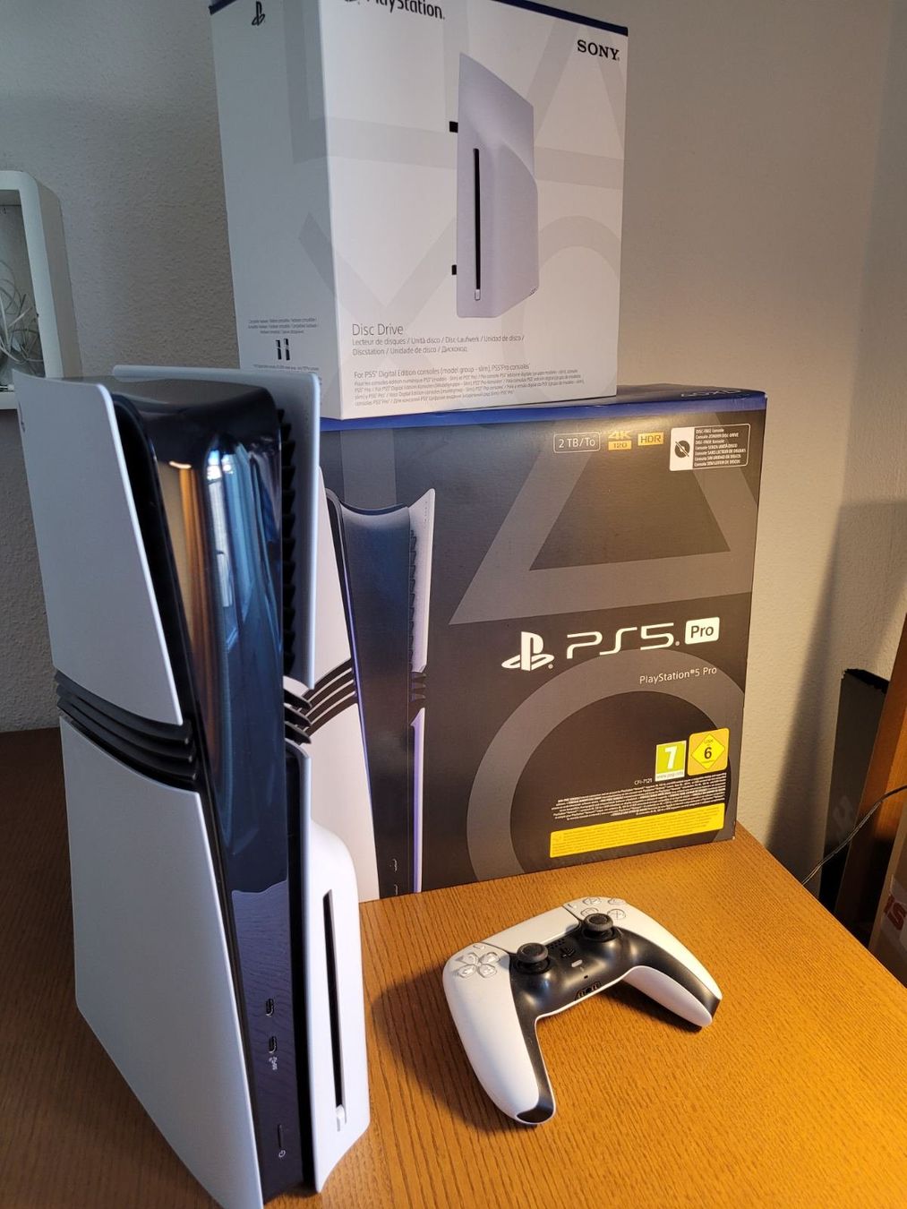 Sony Console: PS 5 Pro + lecteur de disque – Usato da Genève venduto da Ki_Time4 1
