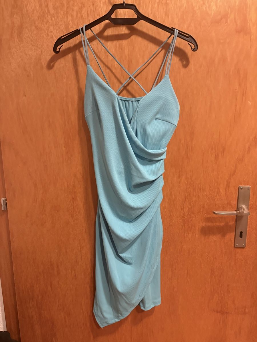 Vestiti: Sommerliches, hellblaues Kleid mit Wasserfall-Ausschnitt – Usato da Li Curt venduto da zan_l6gv