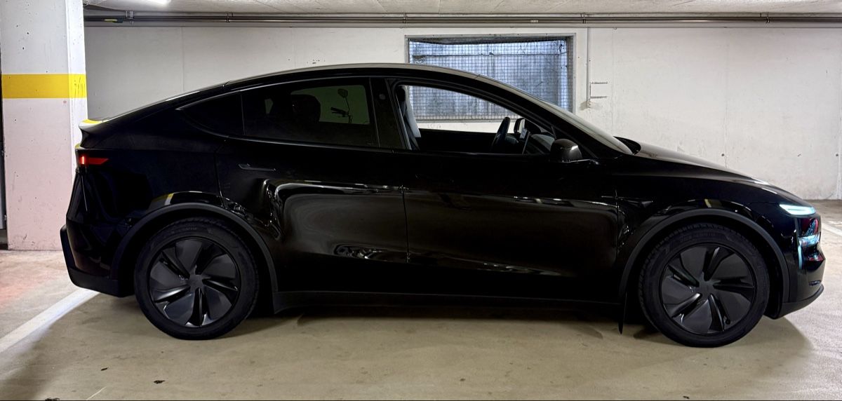 Tesla Automobili: Tesla Model Y Juniper Dual Motor Long Range AWD 2025 – Usato da Niederuzwil venduto da elefantinoo 1