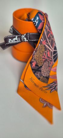 HERMÈS Twilly "Fleurs et pappillons de tissus"