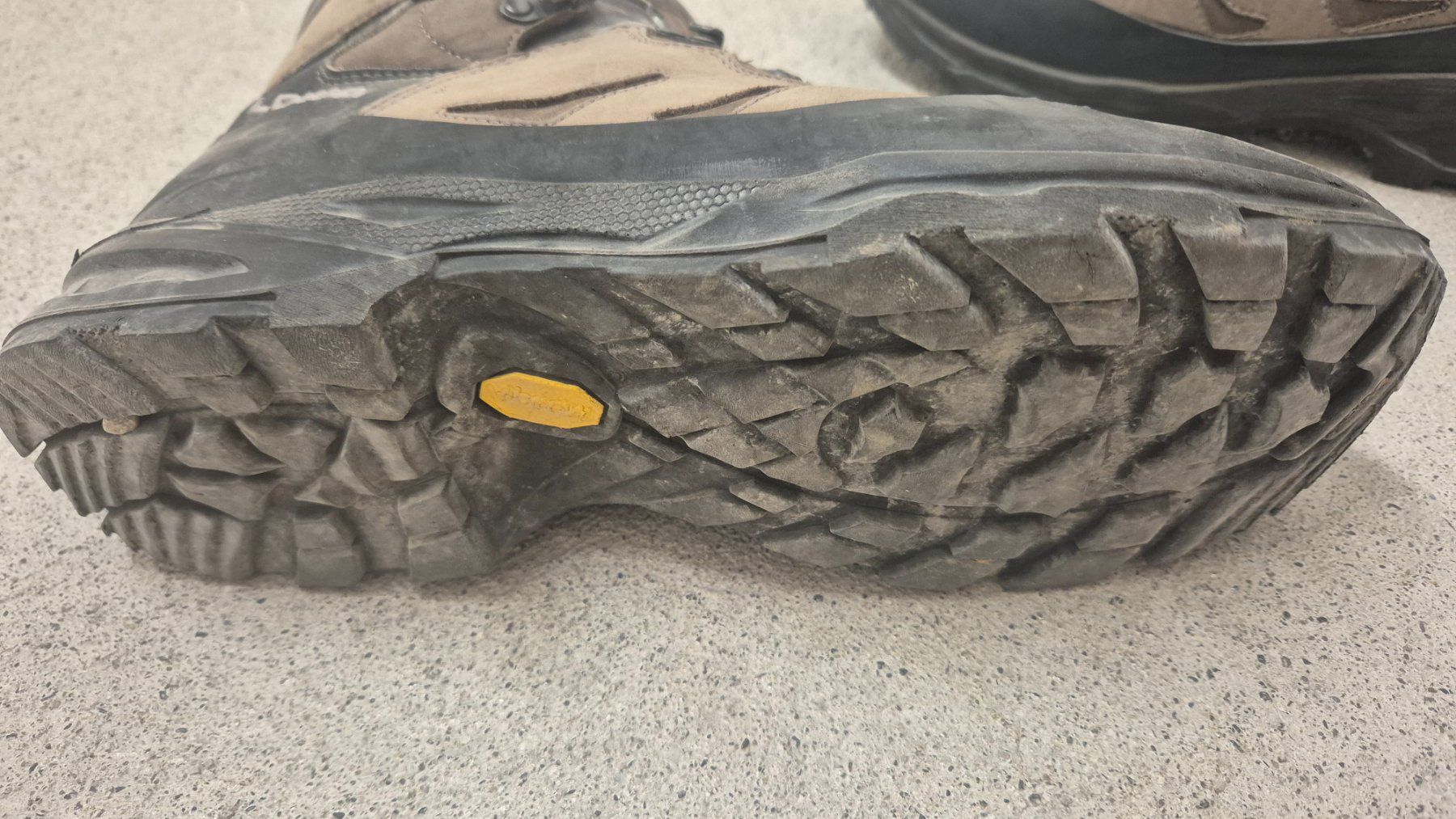 Chaussures hommes: Lowa Wanderschuhe – D'occasion à Oberkirch LU par Saae 2