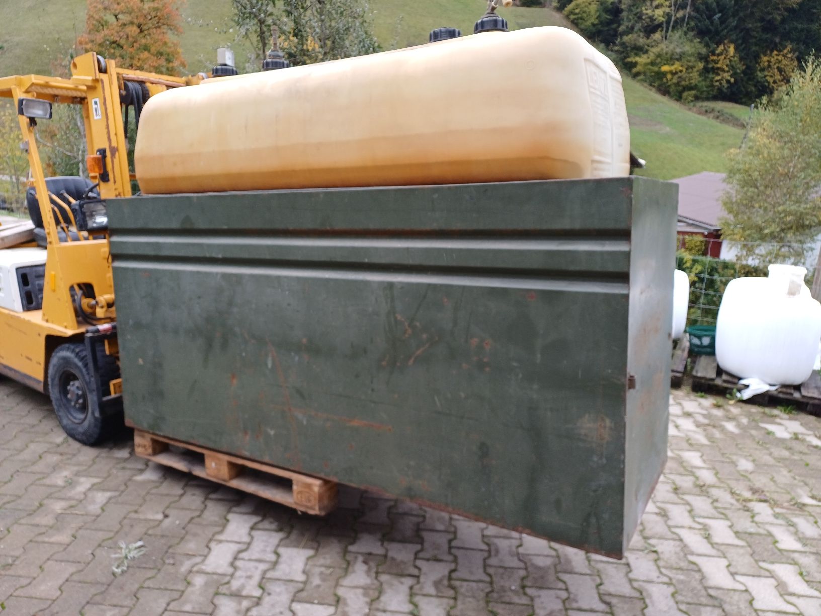 Heizung: Heizöltank 2000 liter – Gebraucht aus Rohrmatt von PB6130 1