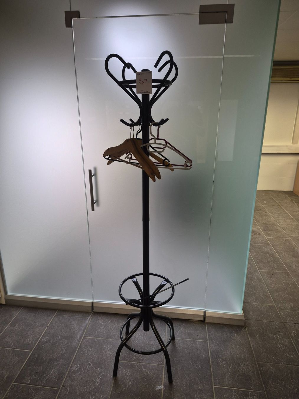 Porte manteau: 907 Kleiderständer – D'occasion à Derendingen par Meisterstuecke