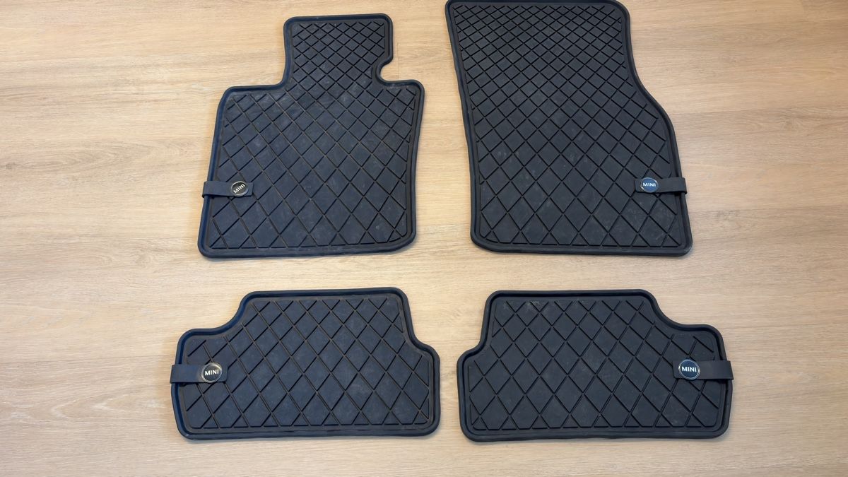 Teppiche / Matten: Mini Cooper Fussmatten Original – Gebraucht aus Kilchberg ZH von Rudi.