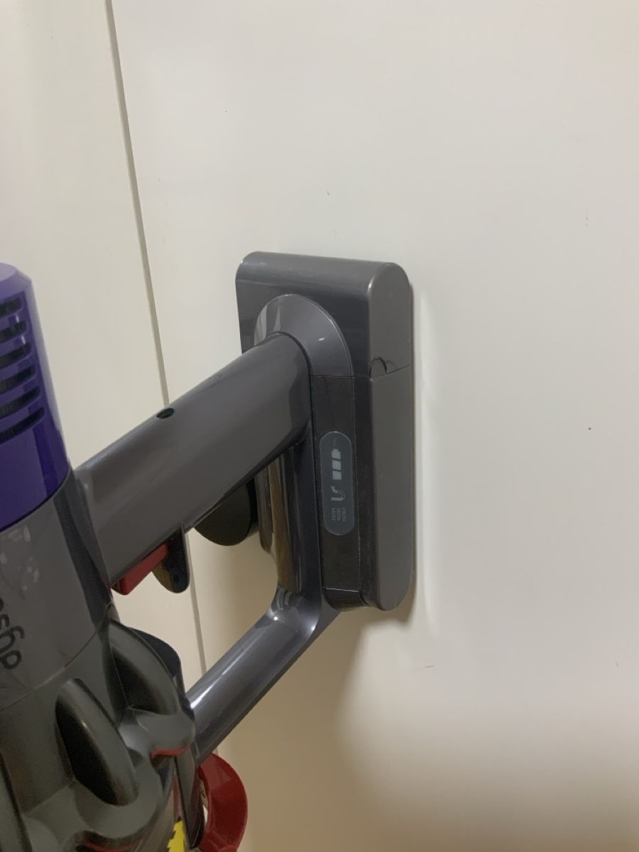 Dyson Staubsauger & Zubehör: Aspirateur Dyson V10 – Gebraucht aus Lausanne von cjrrviseu 3