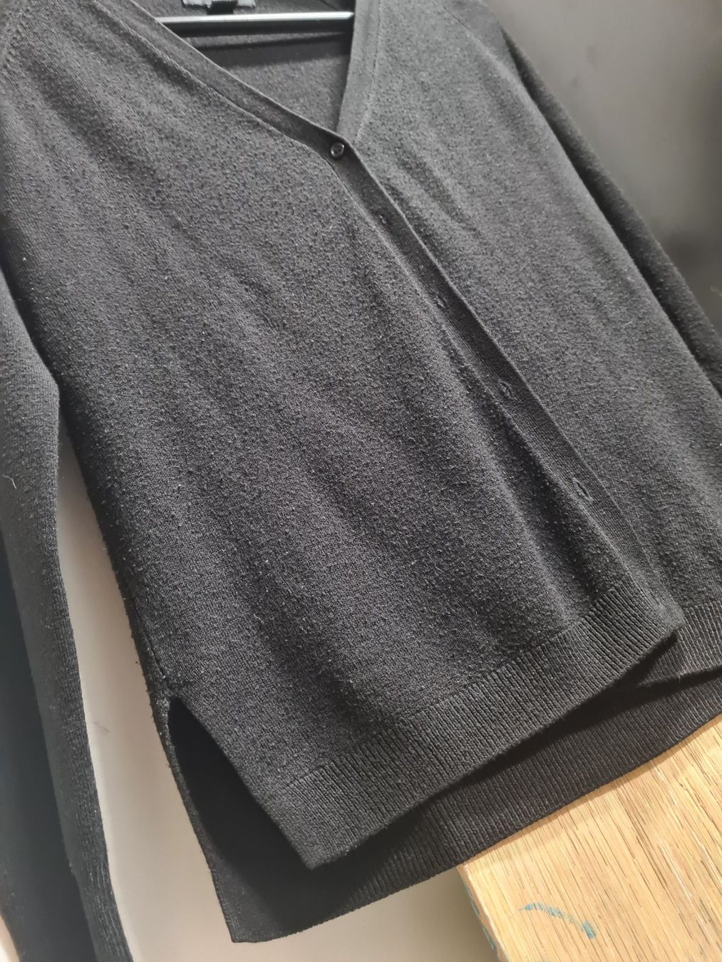 Giacche: Athmosphere Damen Feinstrick Jacke Gr. 38 – Usato da Amriswil venduto da used2use 2