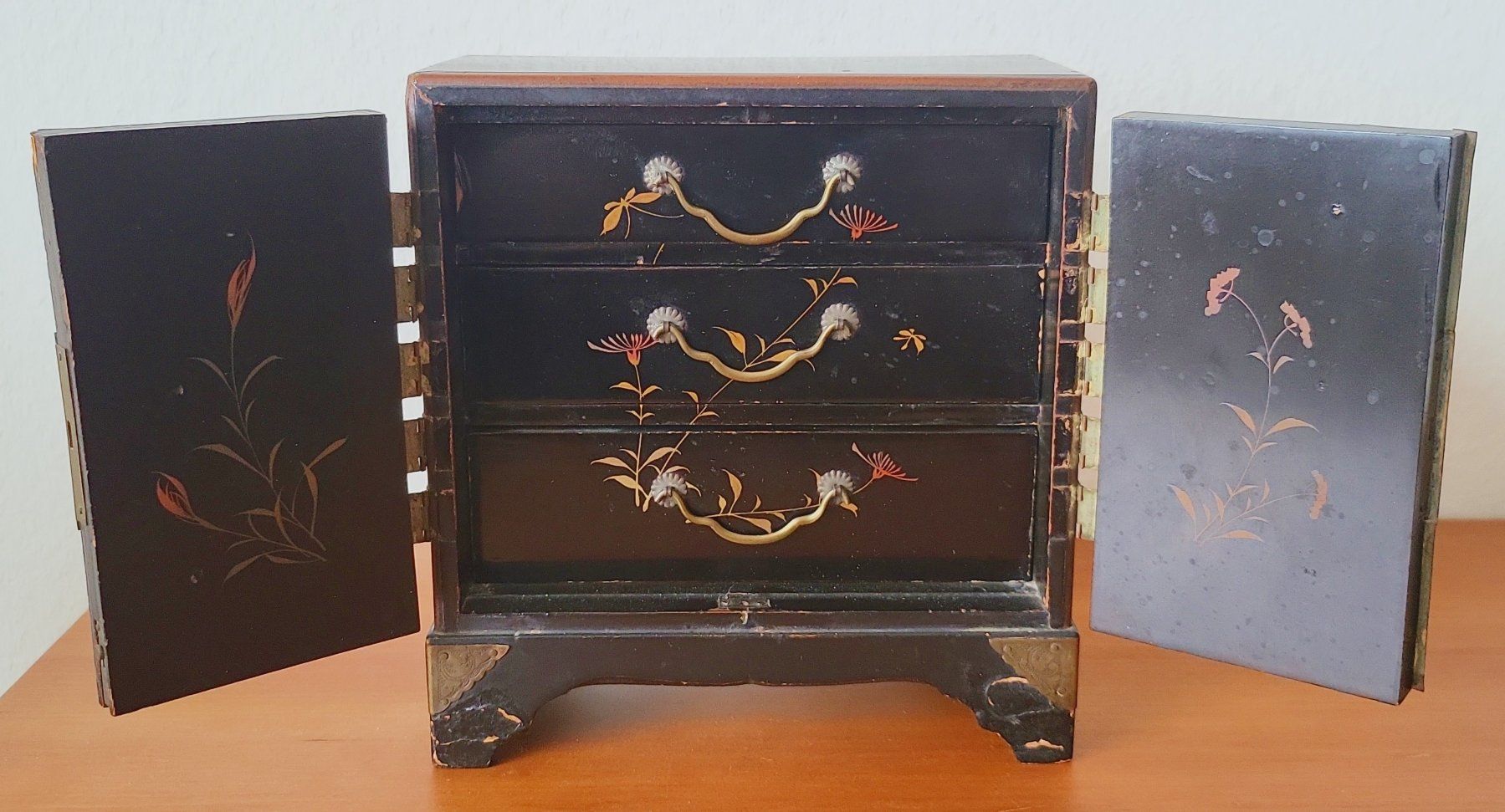 Cassettiere: Antikes japanisches Lack-Kästchen – Usato da Muttenz venduto da Mithrur 4