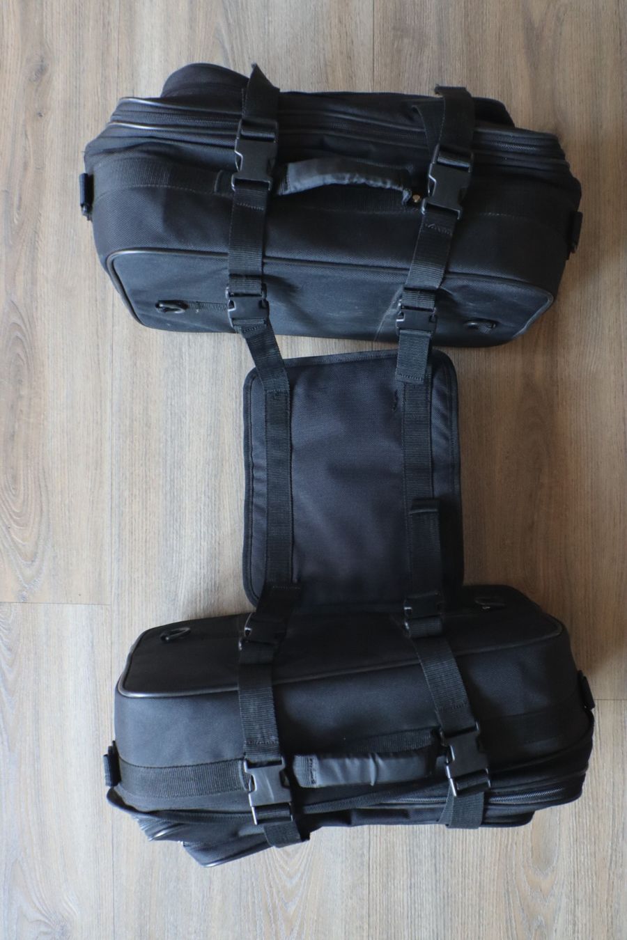 IXS Taschen: Motorrad Seitentaschen Set von IXS, Schwarz – Gebraucht aus Menziken von DaRogg 1