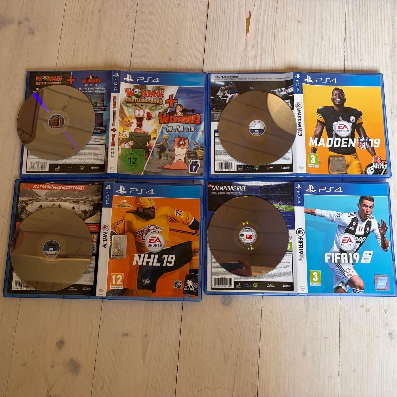 Sony Console: PS4 Konsole - 2 Controller - 4 Spiele - Zustand wie neu – Usato da Sitterdorf venduto da Laura_Ern 3
