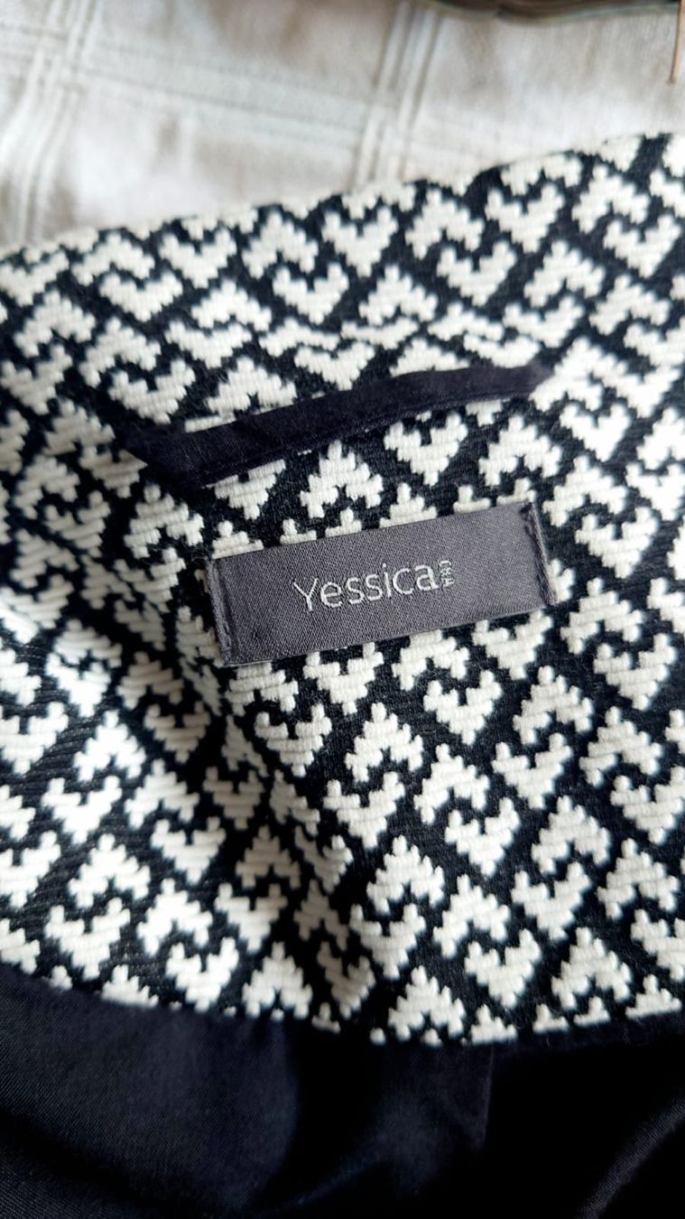 Jacken: Lose Jacke aus schönem Webstoff – Gebraucht aus Frutigen von Pixele10 2