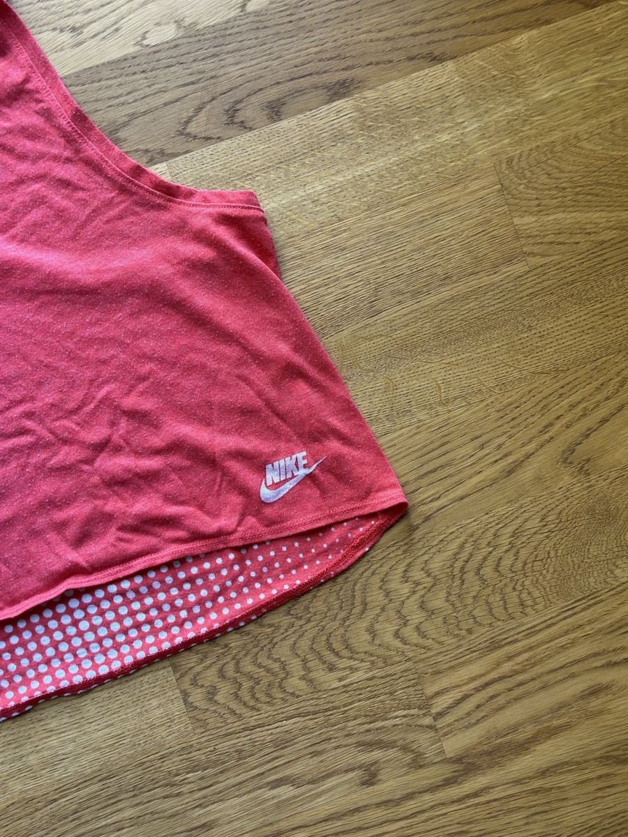 Nike Top: Nike Tank Top - rot mit Pünktchen Muster – Usato da Basel venduto da FatmaCan52 1