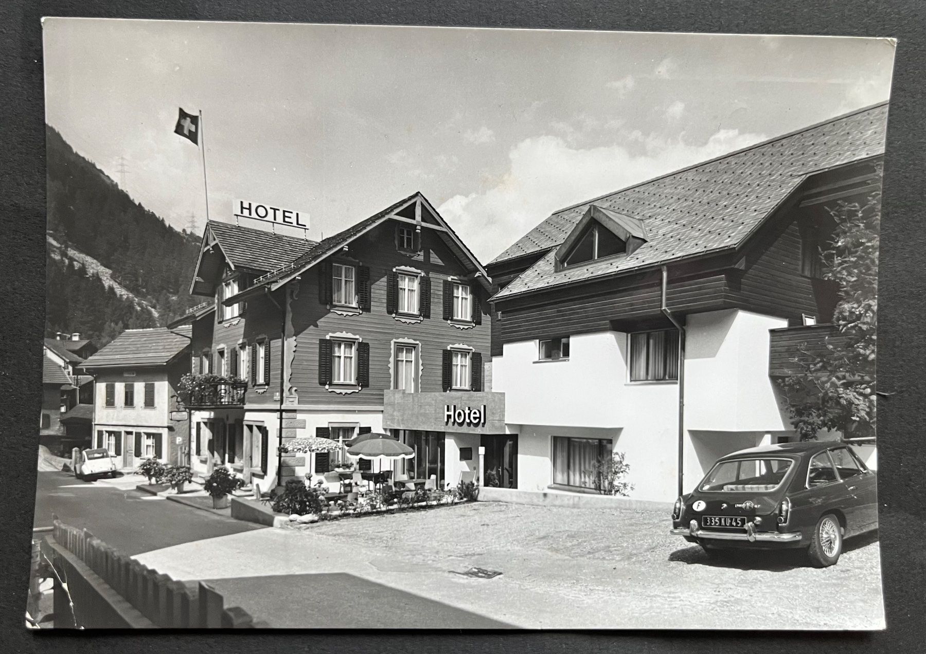 Cartes postales: Gurtnellen HOTEL GOTTHARD, Oldtimer Auto – D'occasion à Ostermundigen par DaxKarten-75