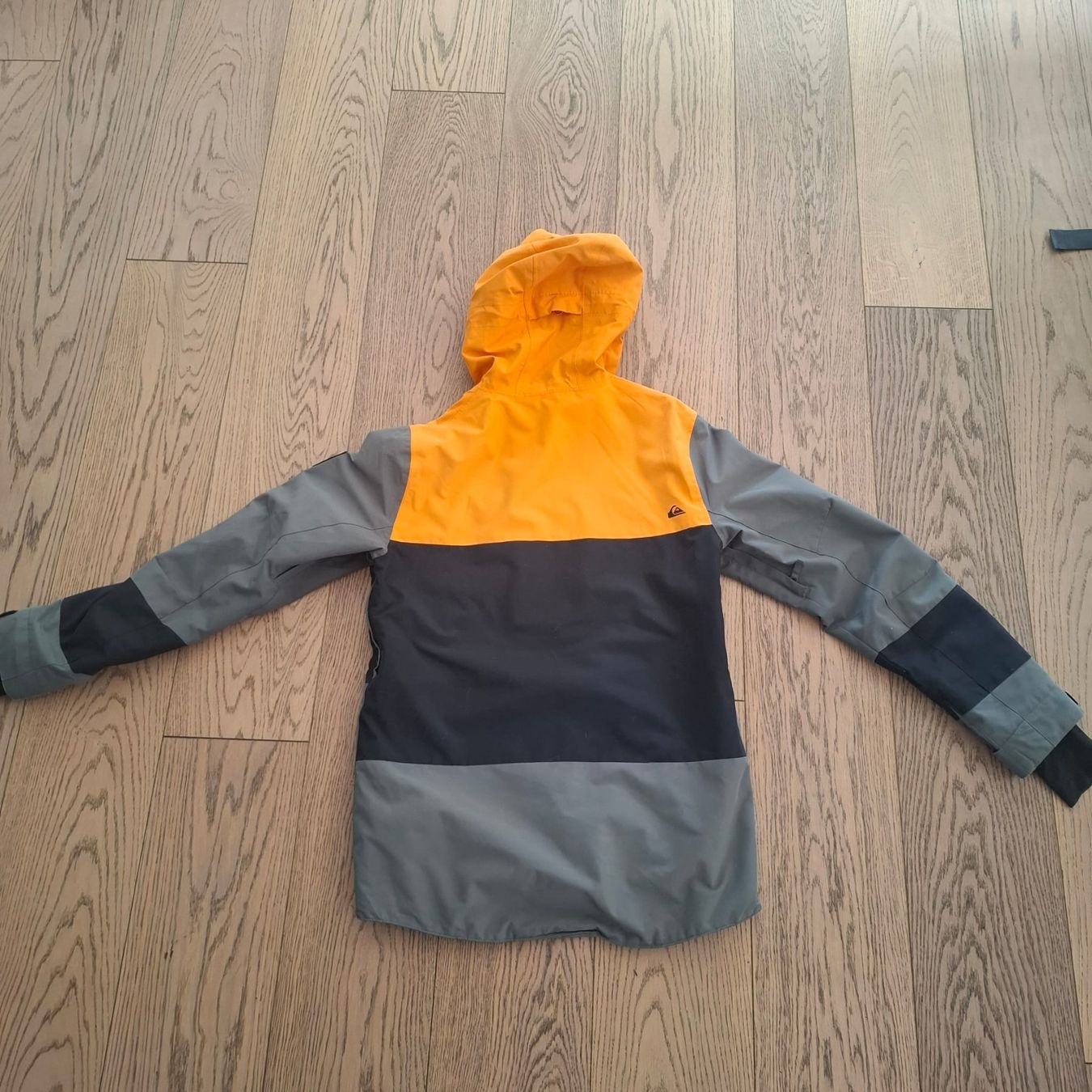Lotti di vestiti: Pantalon et veste de ski – Usato da Bulle venduto da ghonore 3