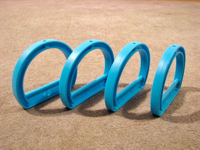 Kit bricolage: 4x Griff Halter Henkel hellblau halbrund Kunststoff D-Ring – Nuovo (secondo la descrizione) da Wil ZH venduto da Arbolero 4