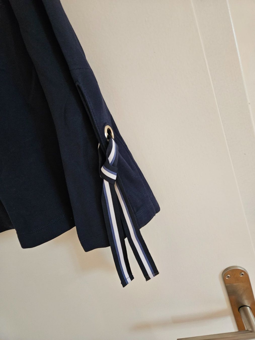 Pulls & Sweat-shirts: Toller Pullover elegant dunkelblau Gr.36/38 – D'occasion à Schaffhausen par sabrina915 1