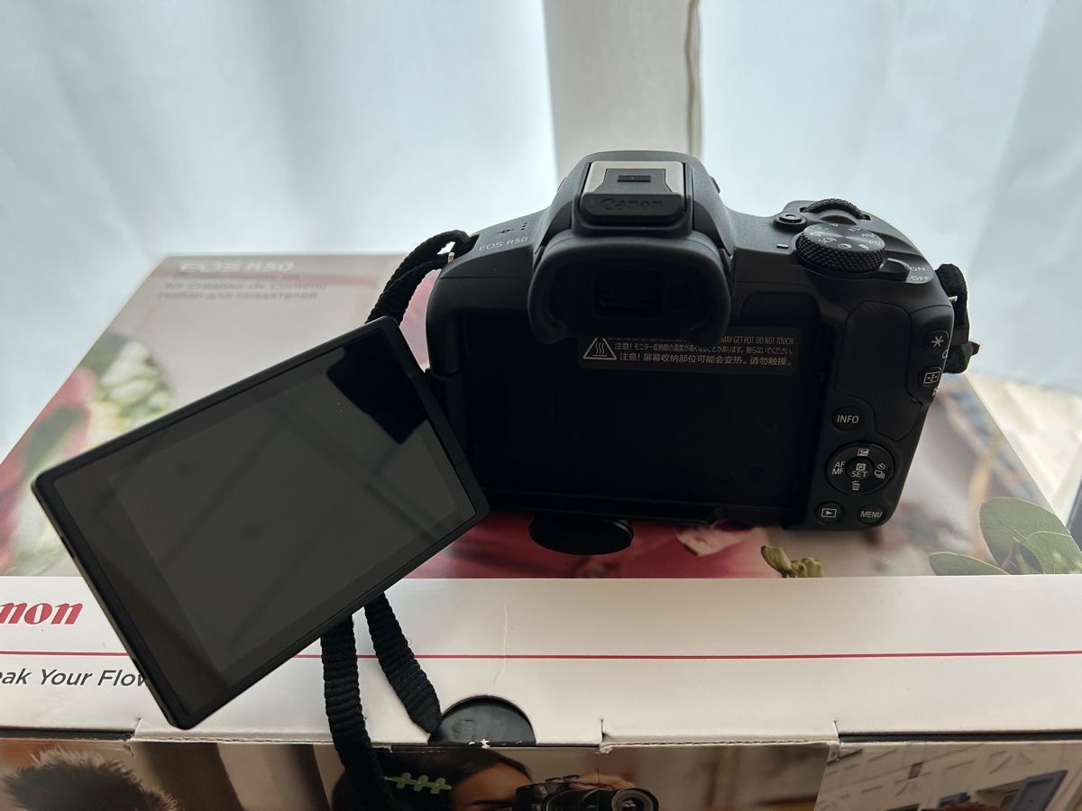 Canon Fotocamera: Fotokamera EOS R50 Content Creator Kit – Usato da Zürich venduto da dav_dx9c 5