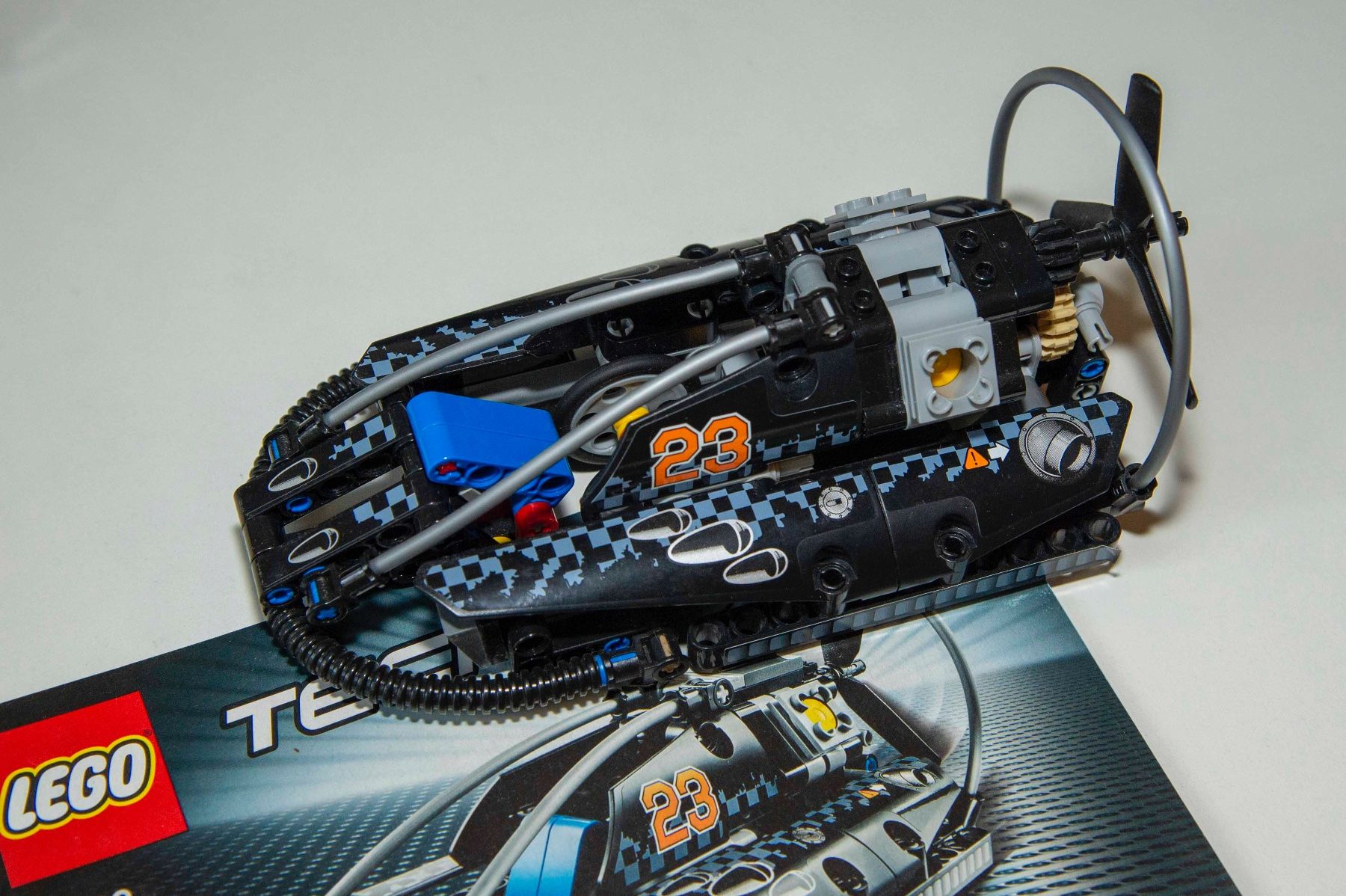 Lego Spielzeuge: Lego Technik: zwei Autos, ein Luftkissenboot – Gebraucht aus Schwerzenbach von floridan 5