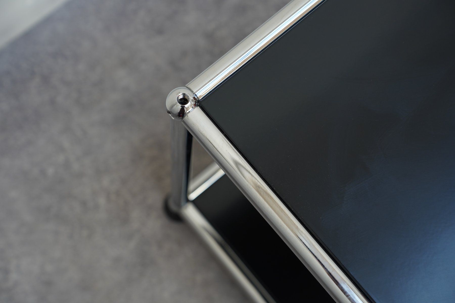 USM Tische: Table basse / d’appoint USM Haller – Gebraucht aus Bulle von ABELiAM 7