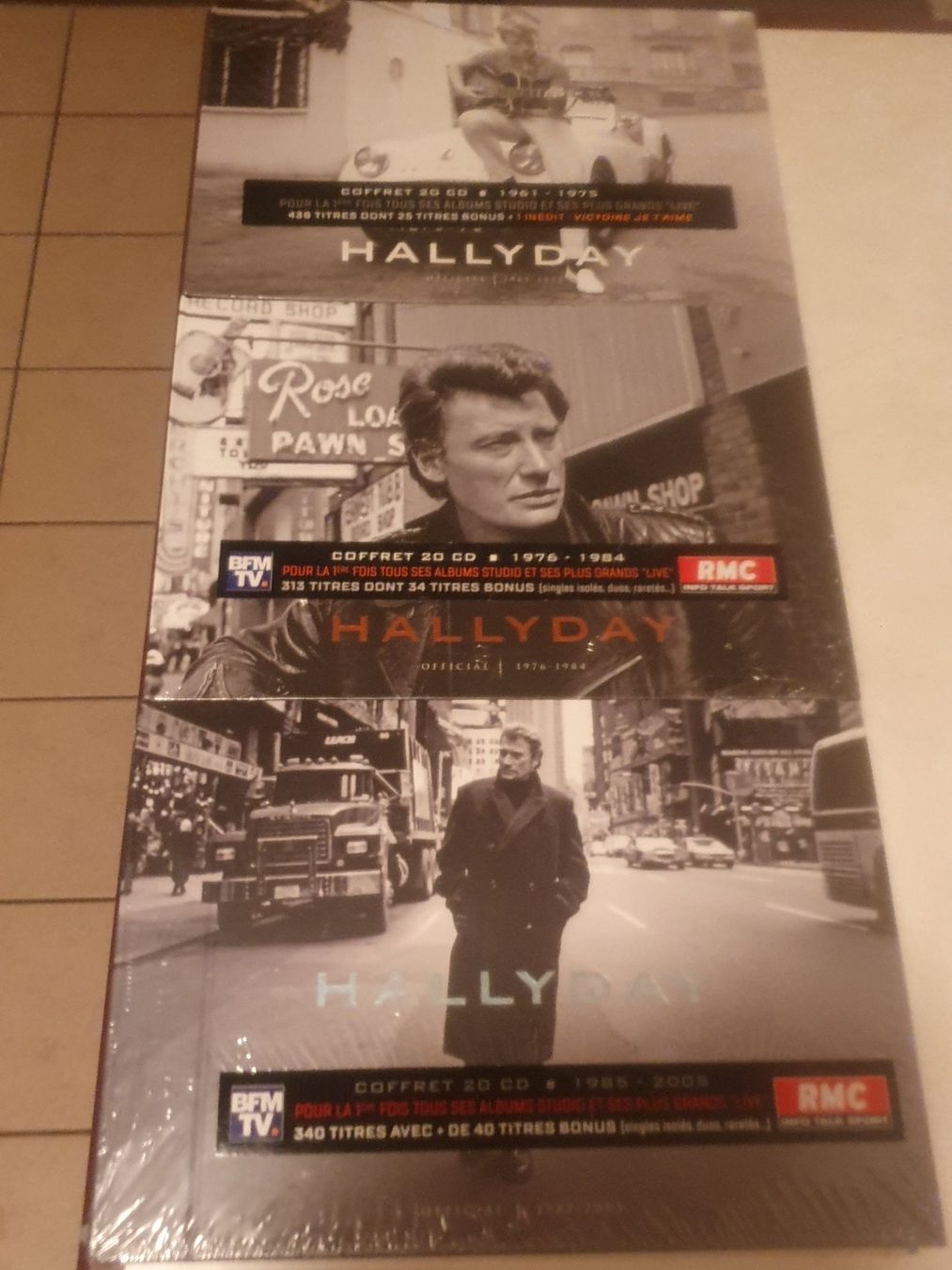 CD: Johnny Hallyday 3 coffrets rare – Nuovo e nell'imballaggio originale da Belmont-Lausanne venduto da MikeC