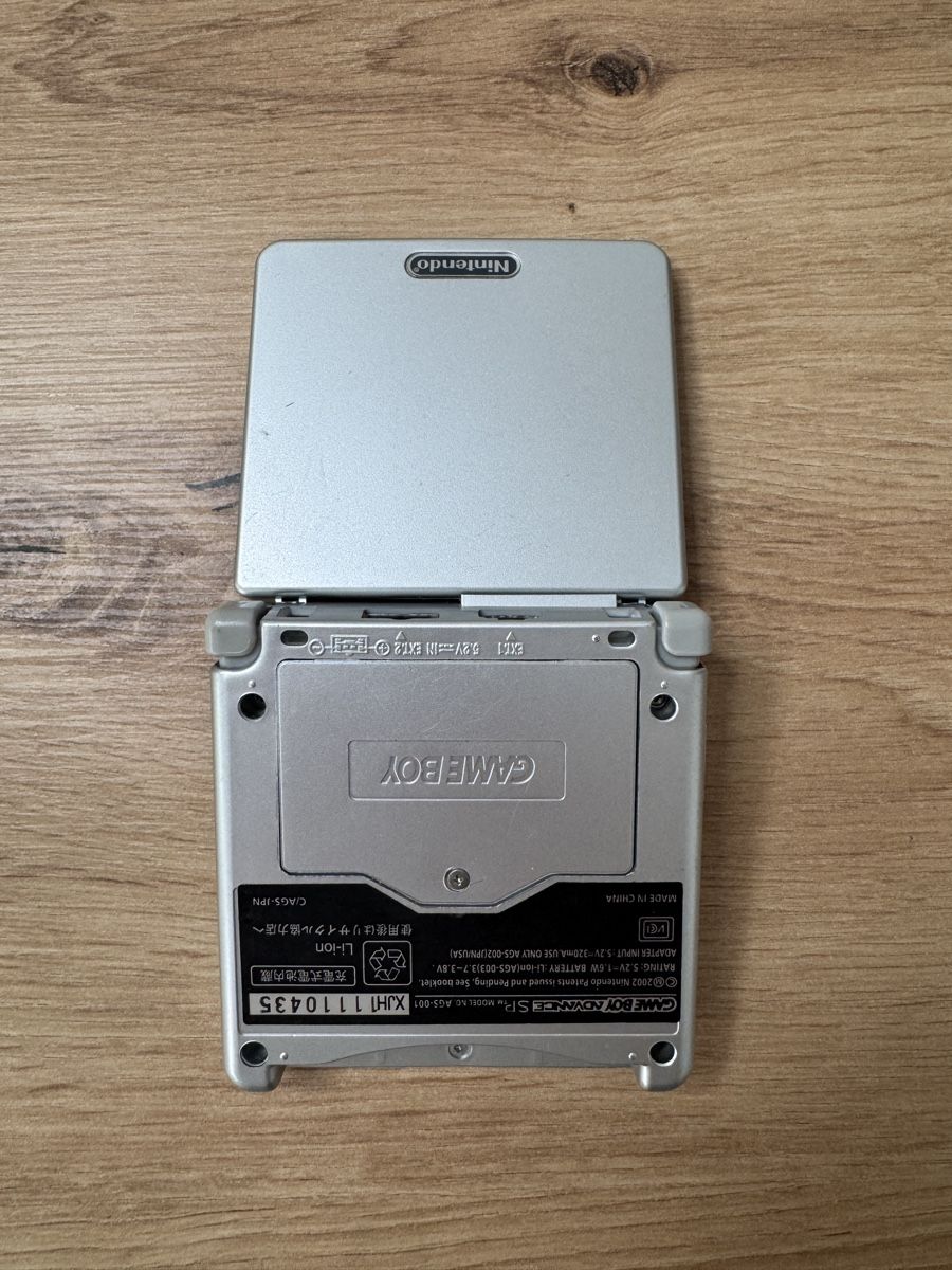 Nintendo Console: Game Boy Advance SP Silber - Reshell – Usato da Biberist venduto da etesummer 1