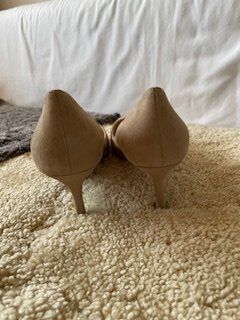 Jimmy Choo Scarpe da donna: Jimmy Choo Romy Suede Pumps Beige Size 37 – Nuovo (secondo la descrizione) da Bernhardzell venduto da Sunka0 3