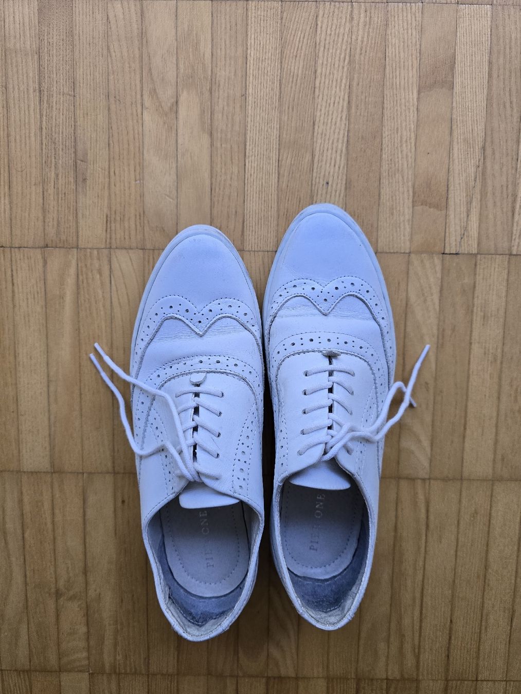 Scarpe da donna: Weisse Schuhe, Grösse 37 – Usato da St. Gallen venduto da A.W.128