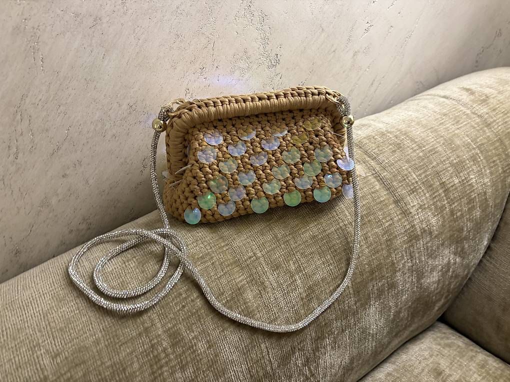 Borse da donna: Selbst gehäkelte Clutch Bag – Usato da Hinwil venduto da camposlu 2
