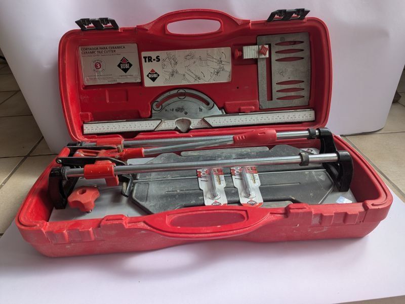 Tous les outils: Fliesenschneider RUBI-400-S – D'occasion à Winznau par Conte1880 1
