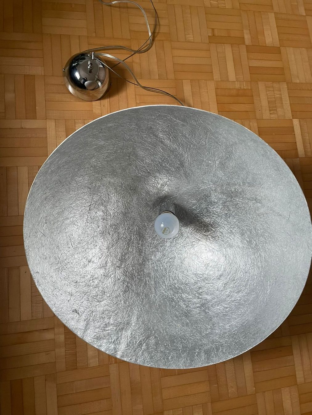 Interio Lampadari & plafoniere: Interio Lampe Hängeleuchte weiss/silber 50cm Durchmesser – Usato da Hölstein venduto da Jomojilune 2