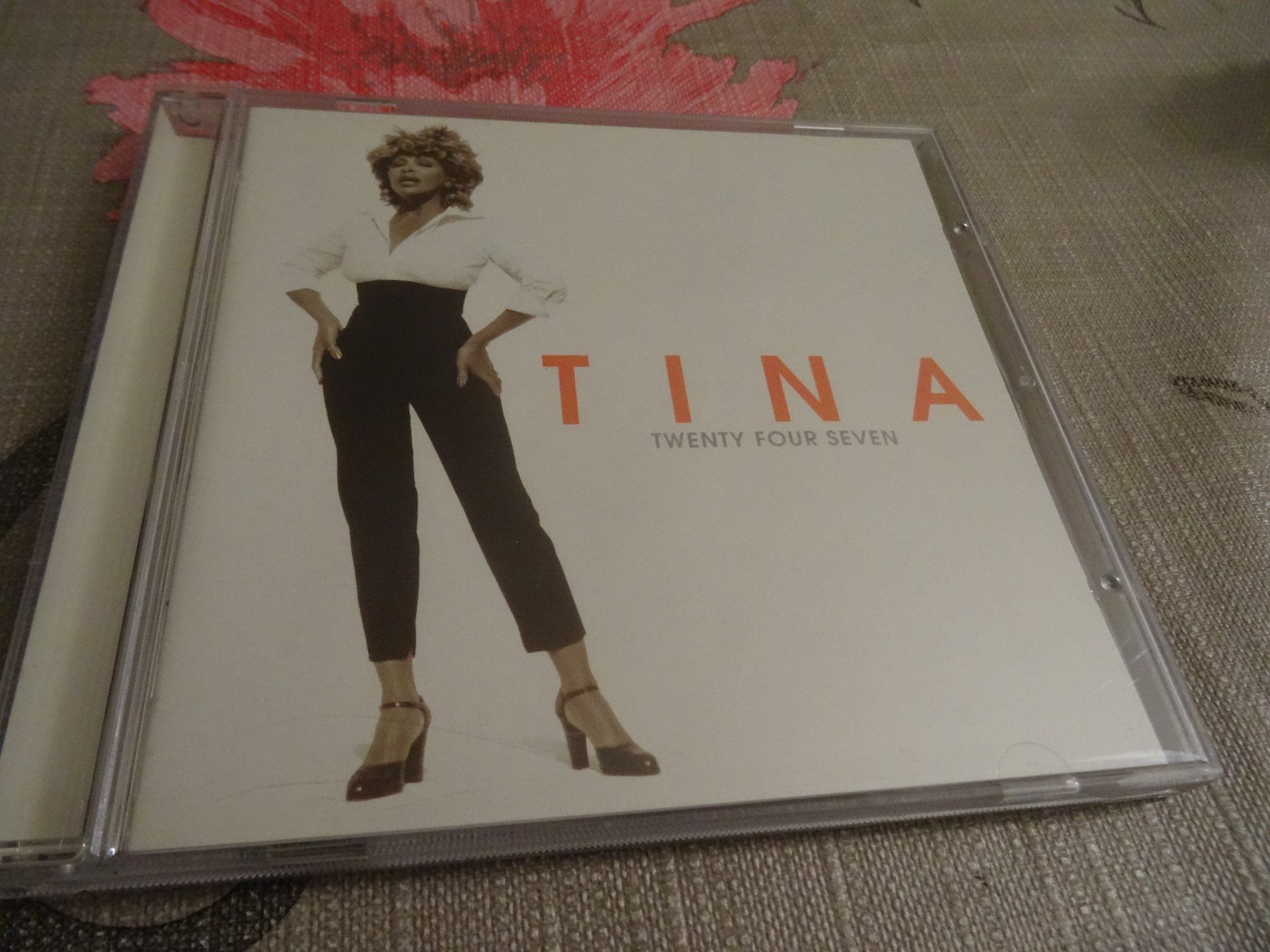 CD: Tina Turner - Twenty Four Seven CD – Usato da Olten venduto da Disc-Ausverkauf