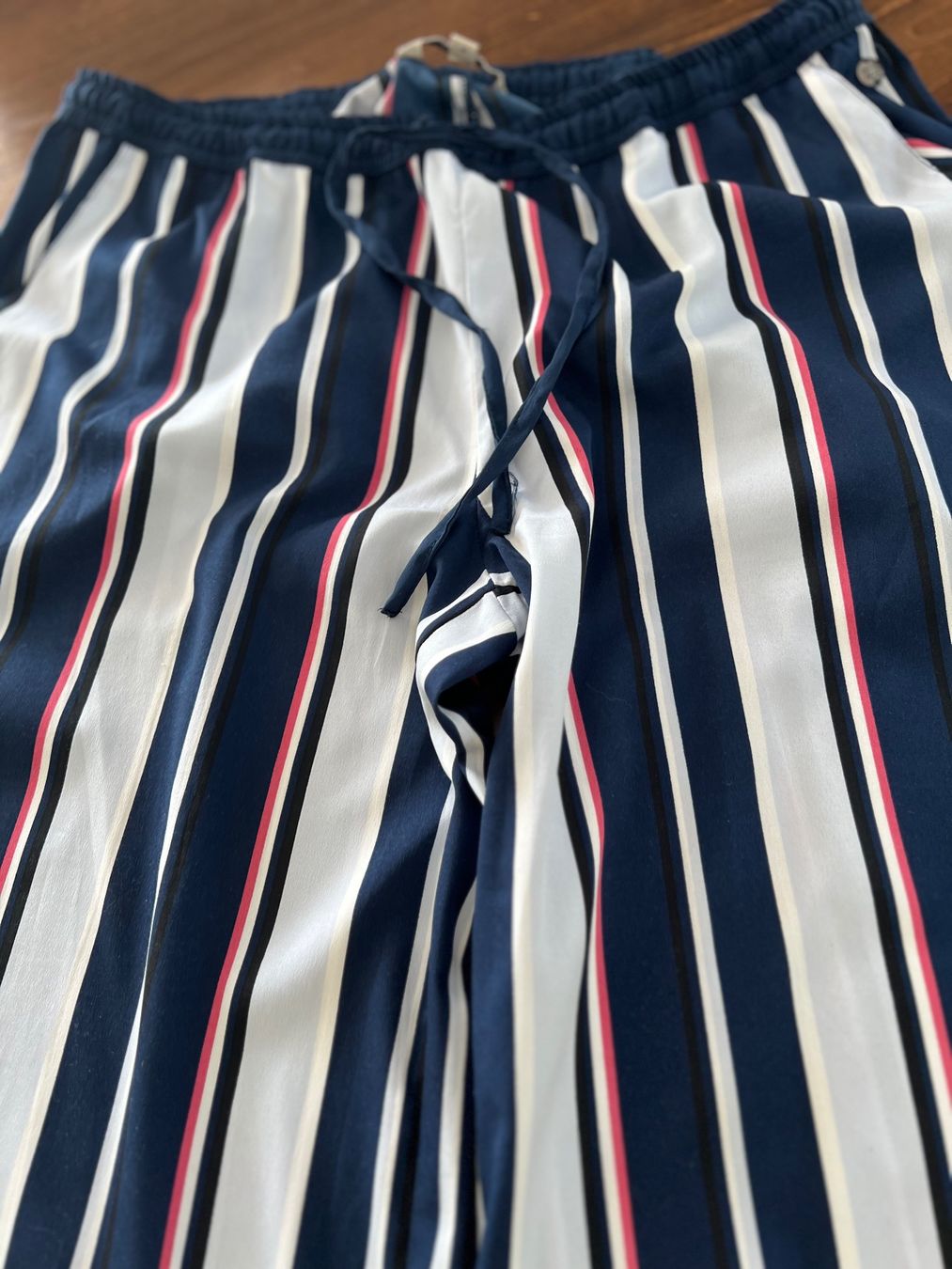 Hosen: Garcia Jeans gestreifte Hose Grösse S – Gebraucht aus Ebmatingen von Mistelu 1