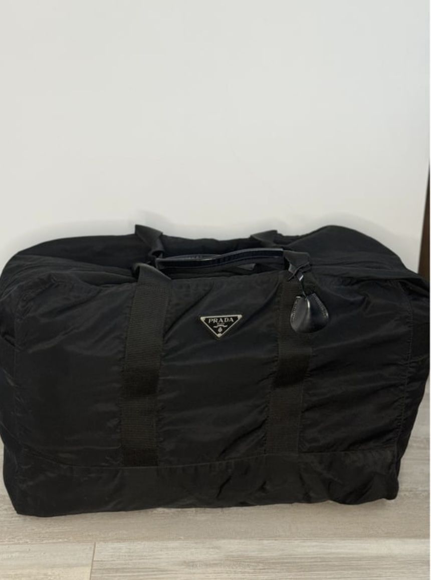 Prada Borse: Prada Nylon Reisetasche – Usato da Zürich venduto da Lela_ 2
