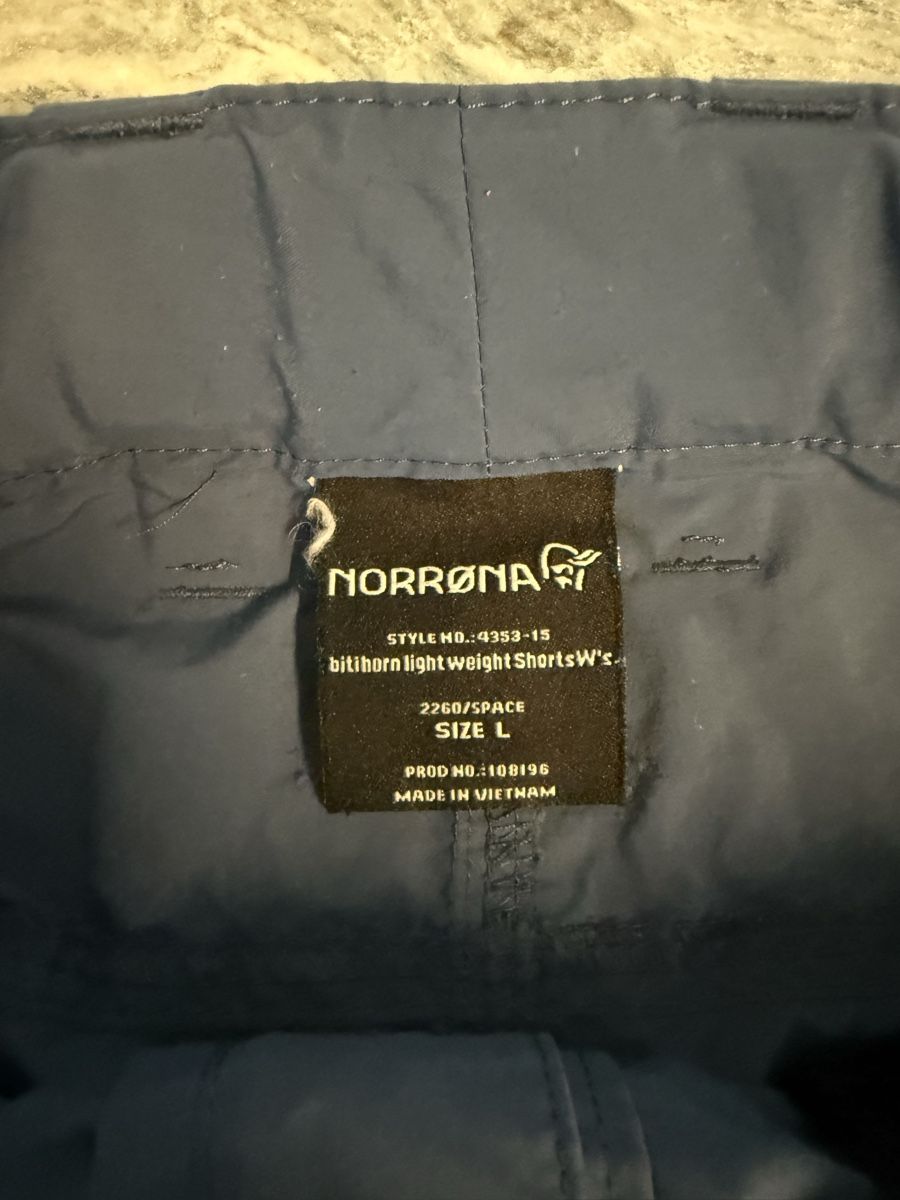 Norrøna Pantalons: Norrona shorts – D'occasion à Maisprach par Steini015 3