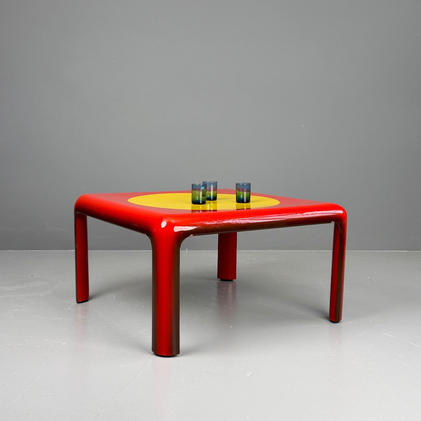 Tavoli: Emaillierter Vintage Coffee Table – Usato da Uetikon am See venduto da StudioVintage 2