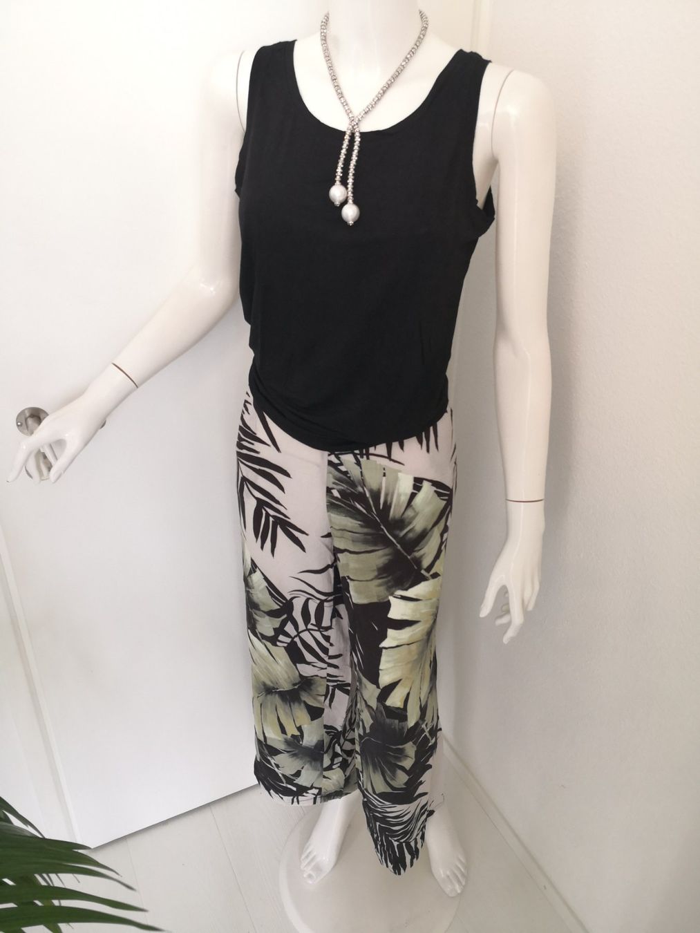 Top: 🤩NULU TOP SCHWARZ – Nuovo (secondo la descrizione) da Olten venduto da Naja-Twins-Twins 5
