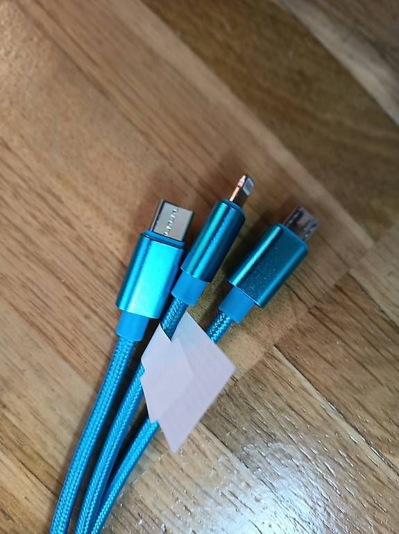 Cavi: 2 Neue USB C Kabel – Usato da Aesch BL venduto da Saskia019 2