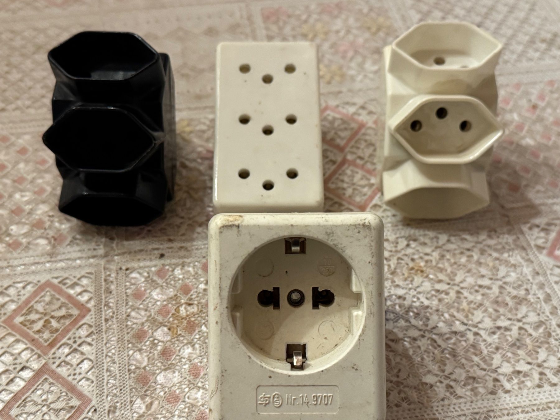 Spine: Steckdosen Adapter Set, Mehrfachstecker, gebraucht – Usato da Winterthur venduto da sportdisco2 1