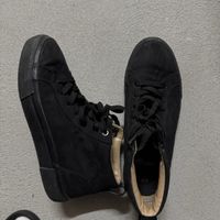 Schwarze hohe Sneakers Grösse 42