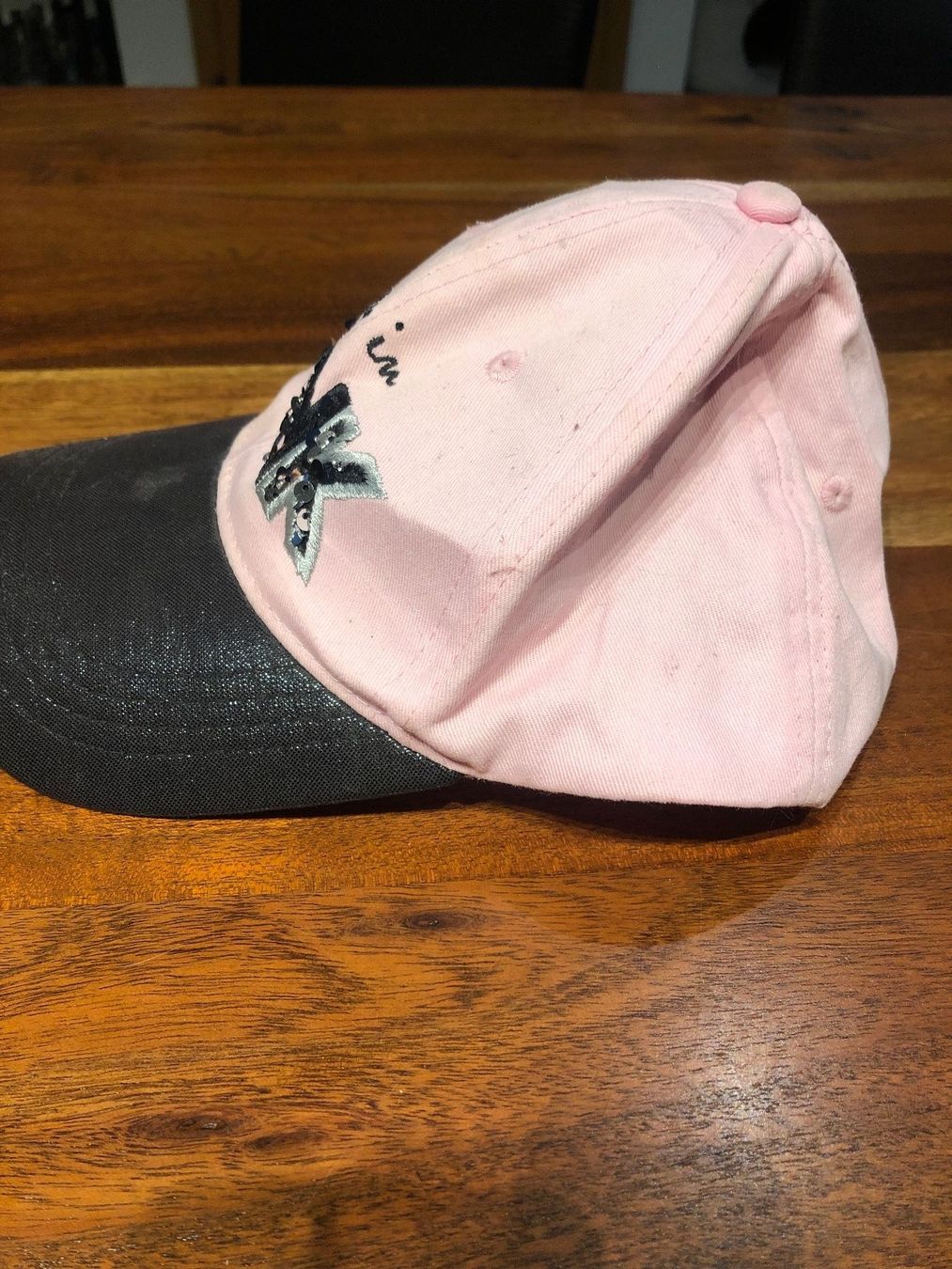 Giacche & Cappotti: Coole Mädchen Cap "Pretty in Punk" pink schwarz – Usato da Andwil SG venduto da schmei 1