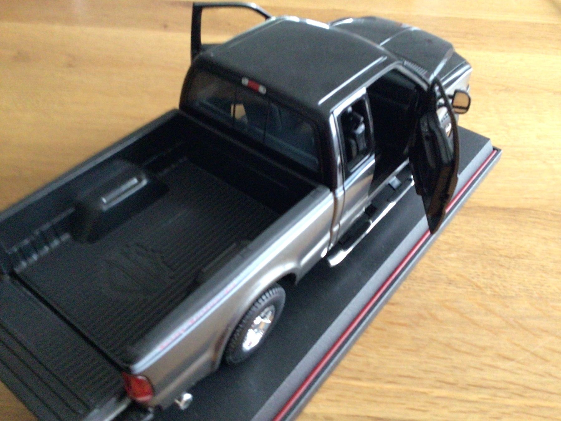 Ford Modellautos: Modellauto Ford F-350 Harley-Davidson. 2004 – Gebraucht aus Oberengstringen von Reini1063 2