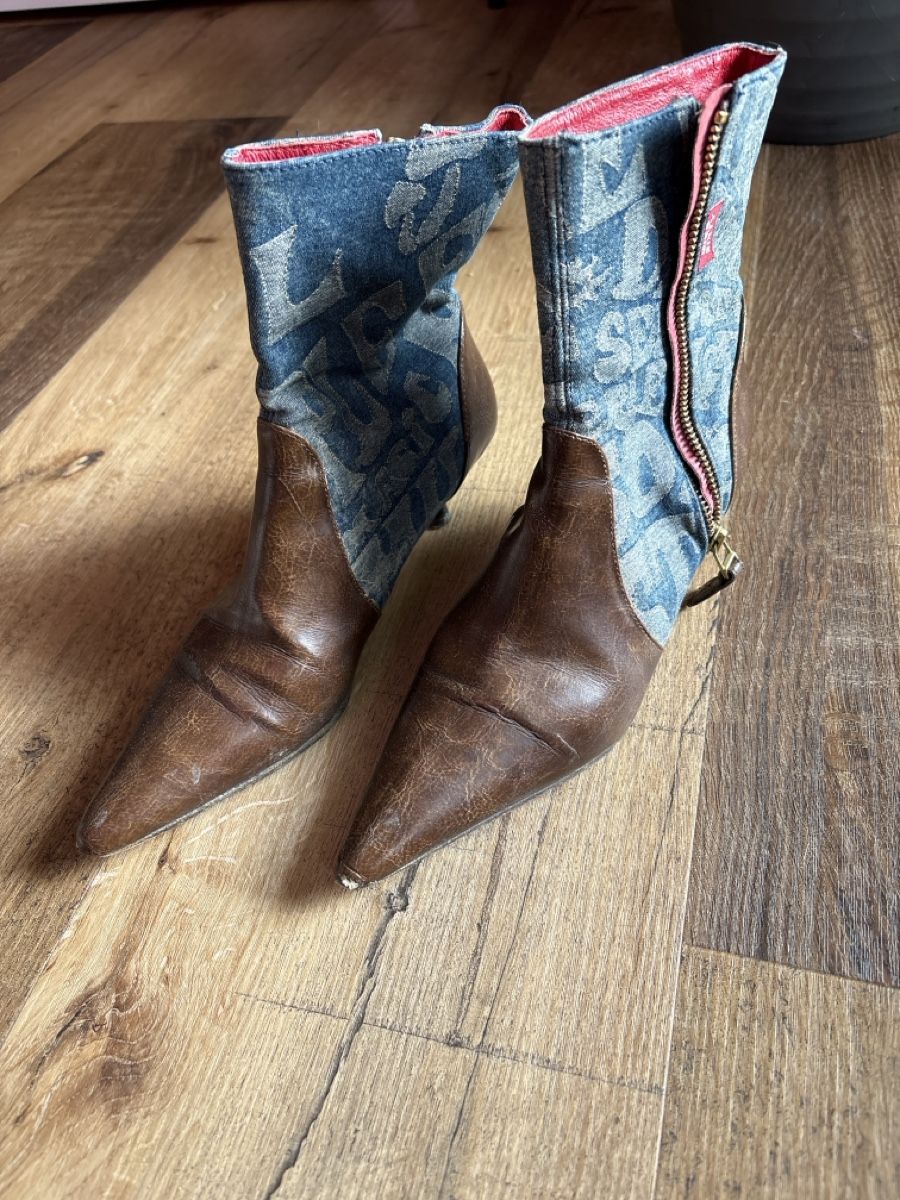 Miss Sixty Scarpe da donna: Miss Sixty Stiefel Vintage – Usato da Bern venduto da LoveVintageY2K