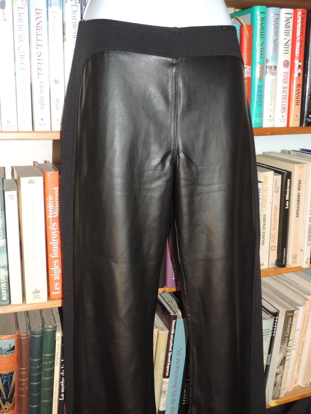 Pantaloni: pantalon stretch Morgan simili cuir – Usato da Genève venduto da Axelle333 7