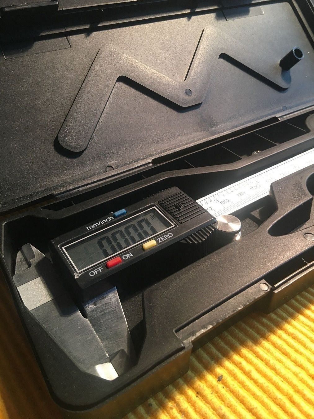 Misurare: Digitaler Messschieber 150mm Schieblehre + Box / Calibre LCD – Nuovo e nell'imballaggio originale da Minusio venduto da graziano11 2