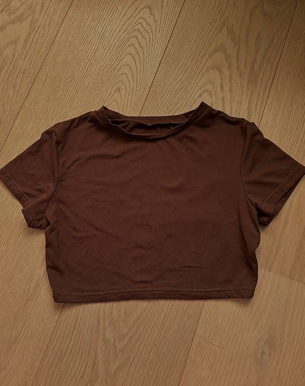 Top: 3 Tops XS  – Usato da Cademario venduto da ana_zp9b 3