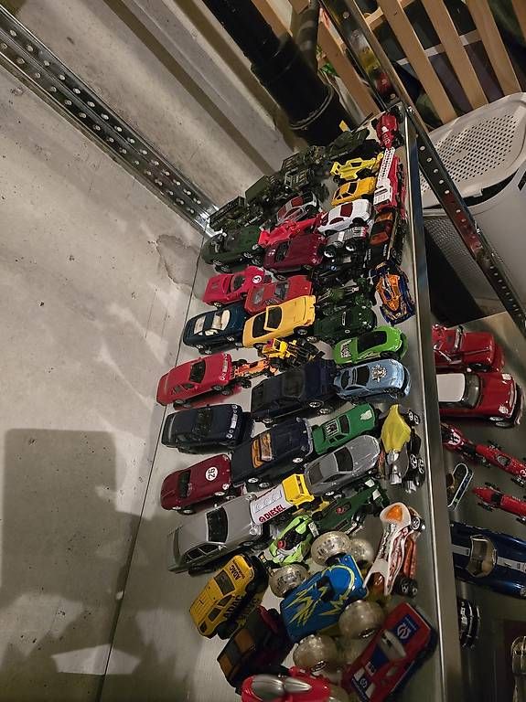 Spielzeuge: Viele Spiel Autos  – Gebraucht aus Langnau i. E. von dod_c7cz 4