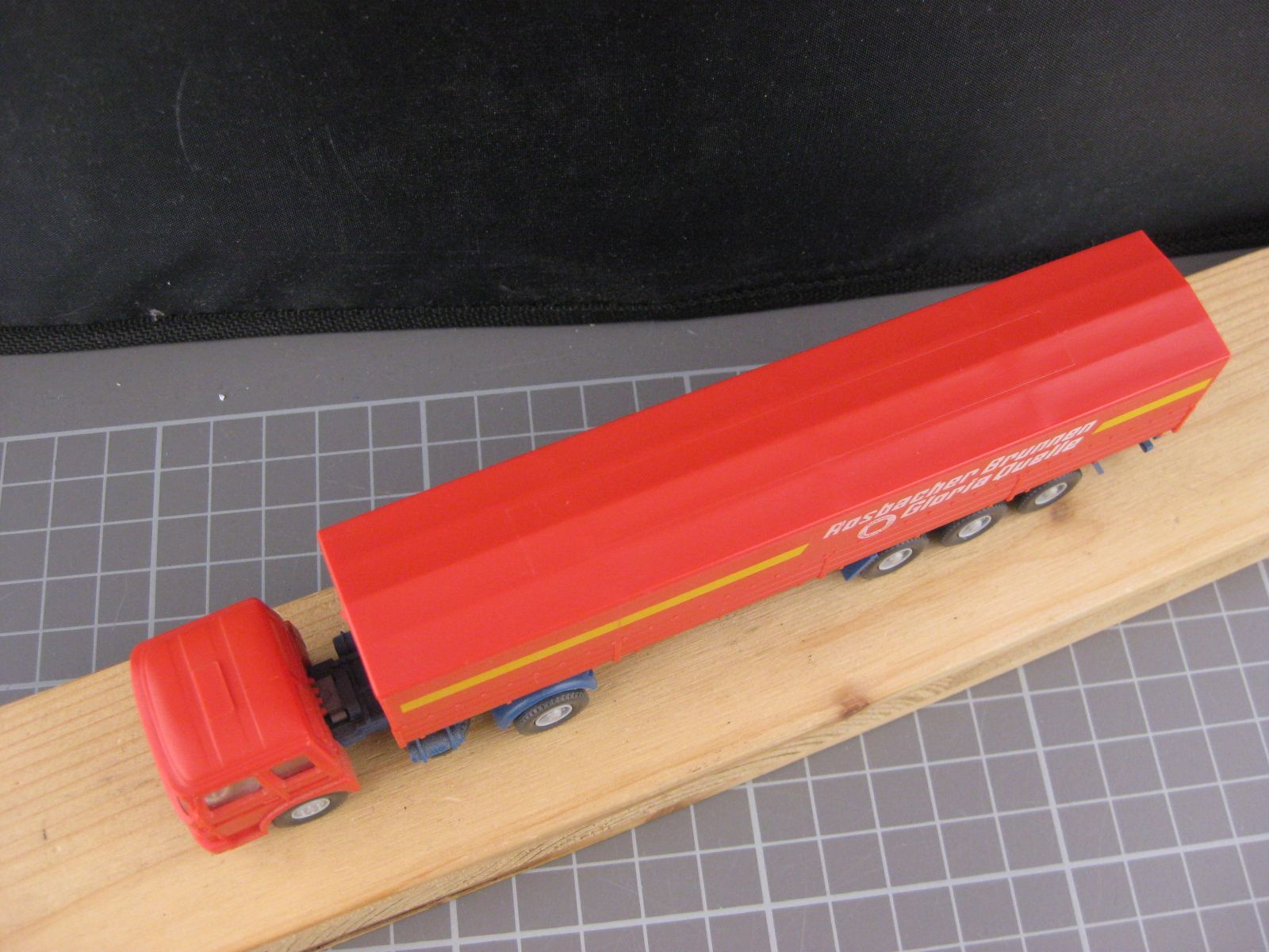 Modellini di ferrovie: Wiking MAN Sattelschlepper Rosbacher – Usato da Malters venduto da Marosko 2