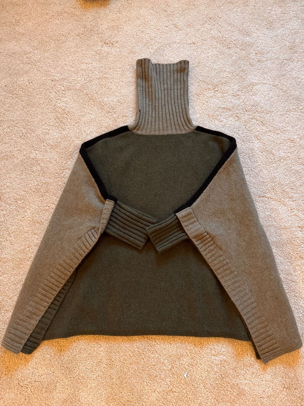 Maglioni & Felpe: KUJTEN Poncho 100% Cashmere – Usato da Meilen venduto da Antete