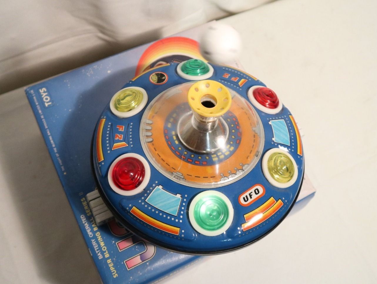 Jouets: UFO Raumschiff mit schwebendem Ball Bump-N-Go – Neuf (Voir description) à Eschenbach SG par Astalavista 1