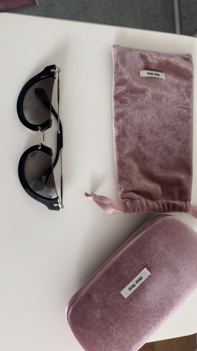 Miu Miu Brillen & Gläser: Miu Miu sunglasses  – Gebraucht aus Genève von gvokiii 1