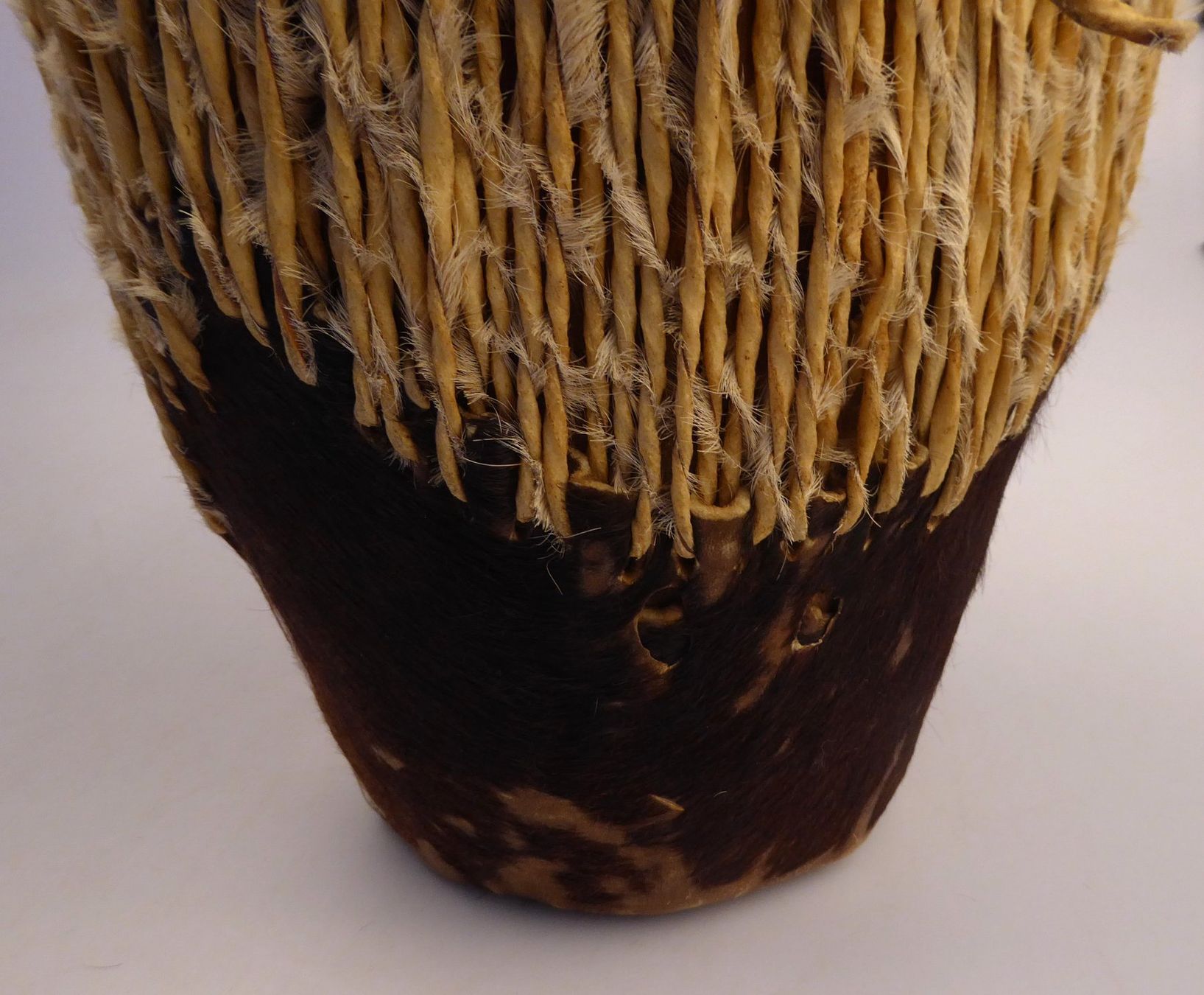 Strumenti musicali: Traditionelle Handtrommel mit Naturfell – Usato da Volketswil venduto da brockipfannenstil 2